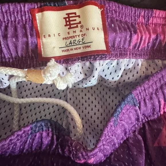 Eric Emanuel x BAPE Miami Shorts - Picture 5 of 6